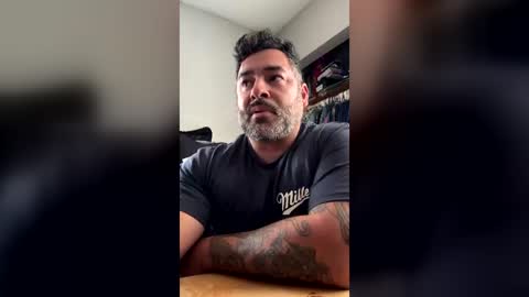 Snapshot of suavecito67 chatting on 06-21-26, 04:09 suavecito67 online show from 06-21-26, 04:09
