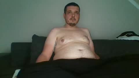 Snapshot of sub3100 chatting on 10-31-25, 03:35 420Fun online show from 10-31-25, 03:35