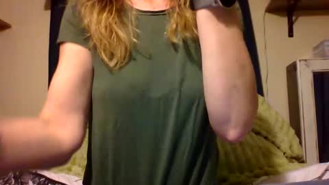 Snapshot of sub4you69brat chatting on 01-21-25, 11:55 sub4you69brat online show from 01-21-25, 11:55