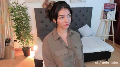 Snapshot of sublimetouch chatting on 01-12-25, 05:33 Zoe online show from 01-12-25, 05:33