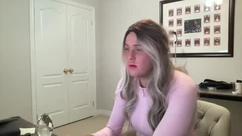 Sissy Isabella online show from 05-17-26, 06:44