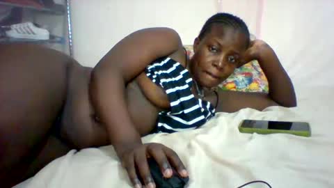 Snapshot of submissive_slut001 chatting on 11-14-25, 09:41 submissive_slut001 online show from 11-14-25, 09:41