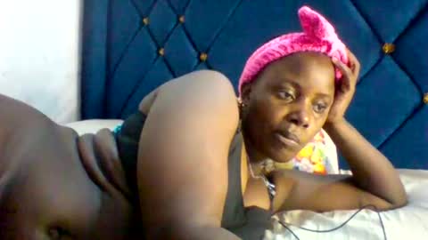 Snapshot of submissive_slut001 chatting on 11-22-25, 12:04 submissive_slut001 online show from 11-22-25, 12:04