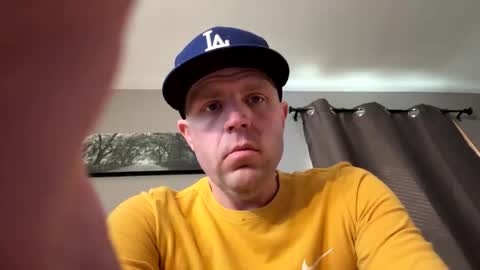 Snapshot of submissivebrett381 chatting on 02-15-26, 06:15 submissivebrett381 online show from 02-15-26, 06:15