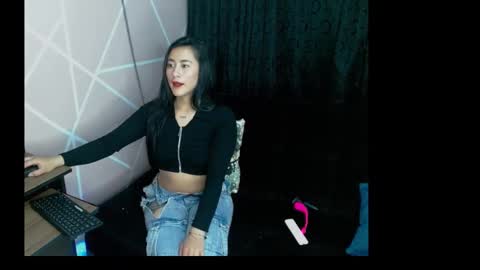 Snapshot of submissiveemily chatting on 09-09-25, 11:04 submissiveemily online show from 09-09-25, 11:04