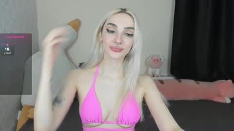 Chloe online show from 10-16-25, 12:06