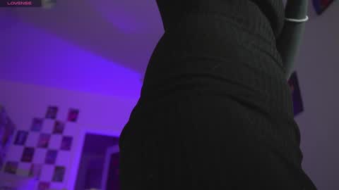 Snapshot of succubus_66 chatting on 12-04-24, 10:35 succubus_66 online show from 12-04-24, 10:35