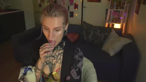 Snapshot of succubus_66 chatting on 02-14-25, 09:03 succubus_66 online show from 02-14-25, 09:03