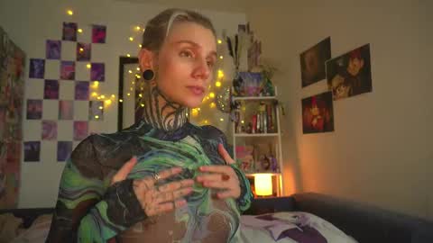 Snapshot of succubus_66 chatting on 03-01-25, 12:23 succubus_66 online show from 03-01-25, 12:23