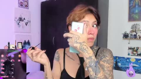 Snapshot of succubus_girl_ chatting on 05-22-26, 01:06 Alexy online show from 05-22-26, 01:06