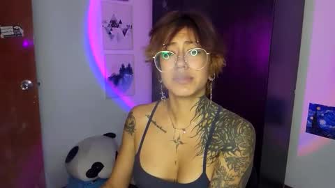 Snapshot of succubus_girl_ chatting on 06-01-26, 03:58 Alexy online show from 06-01-26, 03:58