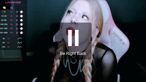 Snapshot of succubus_leslie chatting on 11-19-25, 10:21 succubus_leslie online show from 11-19-25, 10:21