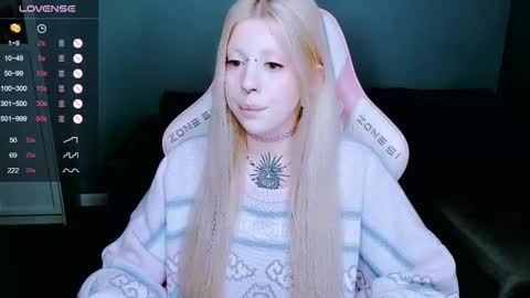 Snapshot of succubus_leslie chatting on 12-03-25, 11:47 succubus_leslie online show from 12-03-25, 11:47