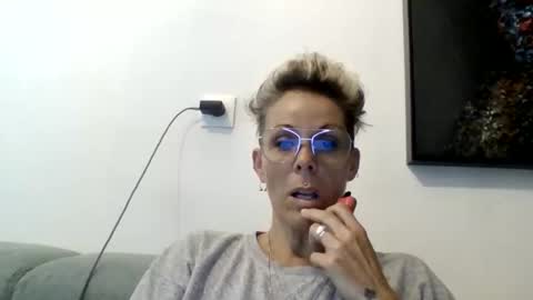 Snapshot of sucrette5629 chatting on 06-02-26, 06:59 sucrette5629 online show from 06-02-26, 06:59