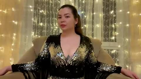 Snapshot of sueanncoward chatting on 05-21-26, 10:17 Katrina online show from 05-21-26, 10:17