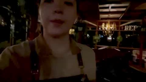 Snapshot of sueanncoward chatting on 06-03-26, 06:24 Katrina online show from 06-03-26, 06:24