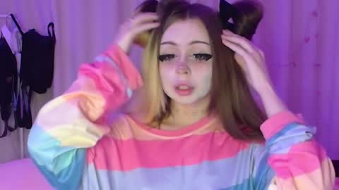 Snapshot of suemeow chatting on 04-16-26, 07:14 Sue online show from 04-16-26, 07:14