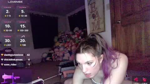 Snapshot of sufferbunny chatting on 02-05-25, 10:55 Nikki Sabel online show from 02-05-25, 10:55
