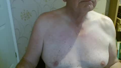 Snapshot of suffolkboy4 chatting on 05-05-26, 07:11 suffolkboy4 online show from 05-05-26, 07:11