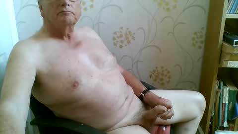 Snapshot of suffolkboy4 chatting on 05-11-26, 02:45 suffolkboy4 online show from 05-11-26, 02:45
