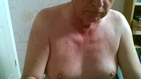 Snapshot of suffolkboy4 chatting on 05-12-26, 07:38 suffolkboy4 online show from 05-12-26, 07:38