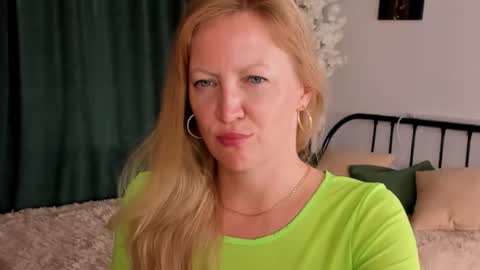 sugamomy online show from 09-10-25, 12:21