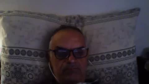 Snapshot of sugar1971 chatting on 03-10-26, 06:40 paolo online show from 03-10-26, 06:40