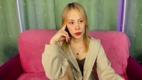 Snapshot of sugar_blond chatting on 04-06-26, 01:25 sugar blond online show from 04-06-26, 01:25