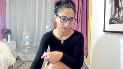 Snapshot of sugarburn chatting on 12-20-25, 06:26 Magda online show from 12-20-25, 06:26