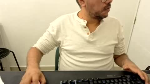 Snapshot of sugarhairybear chatting on 06-30-26, 09:16 Johnny online show from 06-30-26, 09:16