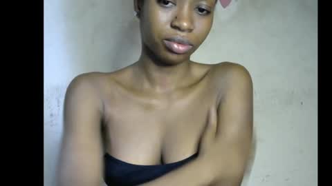 Bella online show from 12-18-25, 08:42