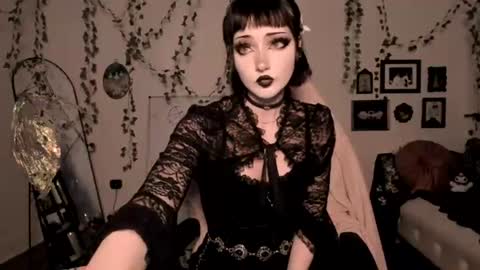 Ella online show from 07-19-26, 02:59