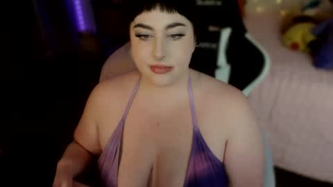 Snapshot of sugarrrbabydoll chatting on 04-17-26, 08:56 Lucy Love online show from 04-17-26, 08:56