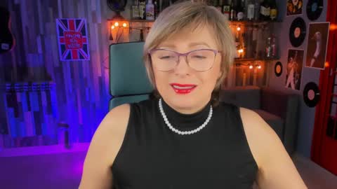 Vivien online show from 01-19-25, 07:37