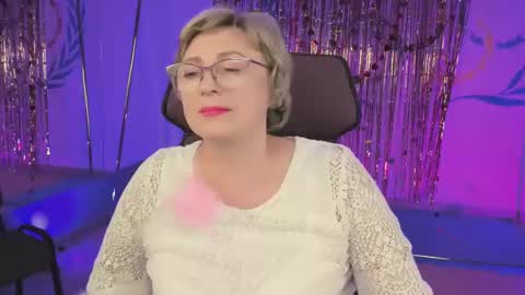 Vivien online show from 02-19-25, 06:21