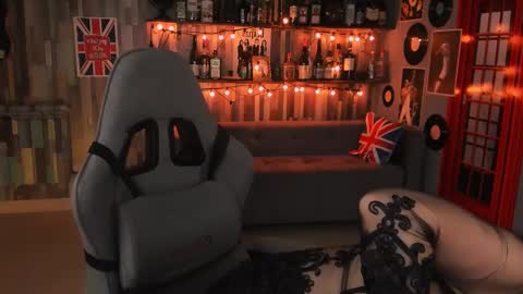 Vivien online show from 02-23-25, 01:10