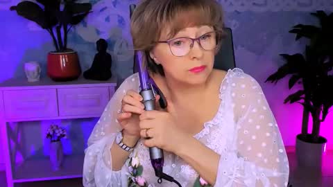 Vivien online show from 11-29-25, 01:36