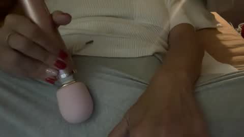 Snapshot of summer994716 chatting on 01-06-26, 06:33 summer994716 online show from 01-06-26, 06:33