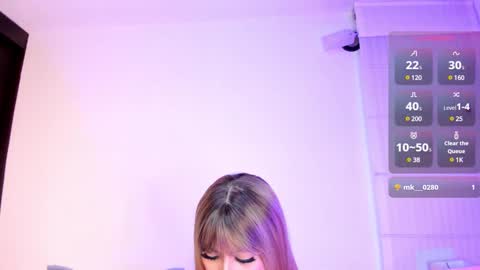 Snapshot of summer_holiday chatting on 12-13-24, 07:25 OnlyFans summer holiday online show from 12-13-24, 07:25