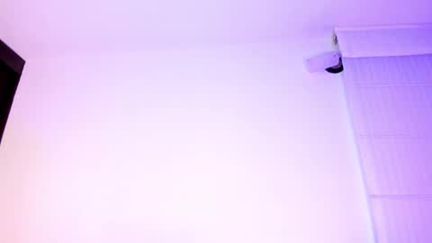 Snapshot of summer_holiday chatting on 12-19-24, 10:34 OnlyFans summer holiday online show from 12-19-24, 10:34