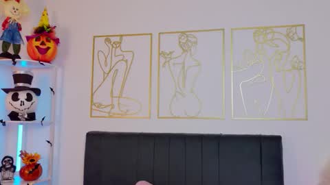 Snapshot of summer_holiday chatting on 10-19-25, 10:16 OnlyFans summer holiday online show from 10-19-25, 10:16