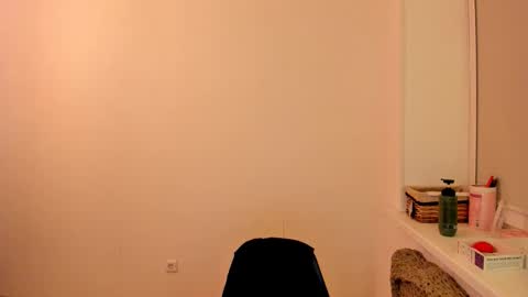 Summer Preston online show from 10-05-25, 01:04