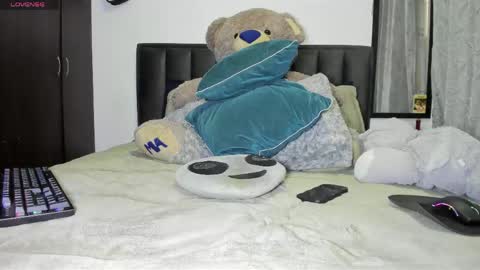 Snapshot of summer_romance chatting on 04-26-26, 08:06 Andres-tattoos Derek Hairy online show from 04-26-26, 08:06