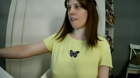 Snapshot of summerbluesky chatting on 06-28-26, 03:18 summerbluesky online show from 06-28-26, 03:18