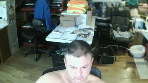 Snapshot of summerfun35 chatting on 12-16-24, 05:06 cincyguy online show from 12-16-24, 05:06