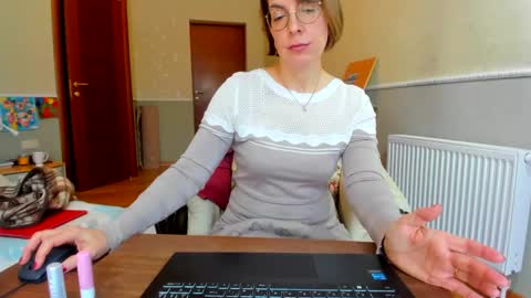 Snapshot of summerliza chatting on 01-10-25, 11:22 summerliza online show from 01-10-25, 11:22