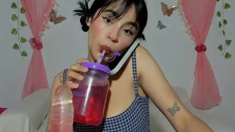 Snapshot of summerpurple chatting on 06-25-26, 02:44 SUMMER online show from 06-25-26, 02:44