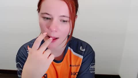 Snapshot of sun_lovely chatting on 10-27-25, 02:37 Alexi online show from 10-27-25, 02:37