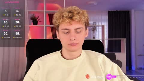 Snapshot of sunburn_boy chatting on 12-03-24, 11:11 Emilio online show from 12-03-24, 11:11