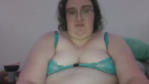 Snapshot of suncat420 chatting on 05-09-26, 05:34 suncat420 online show from 05-09-26, 05:34